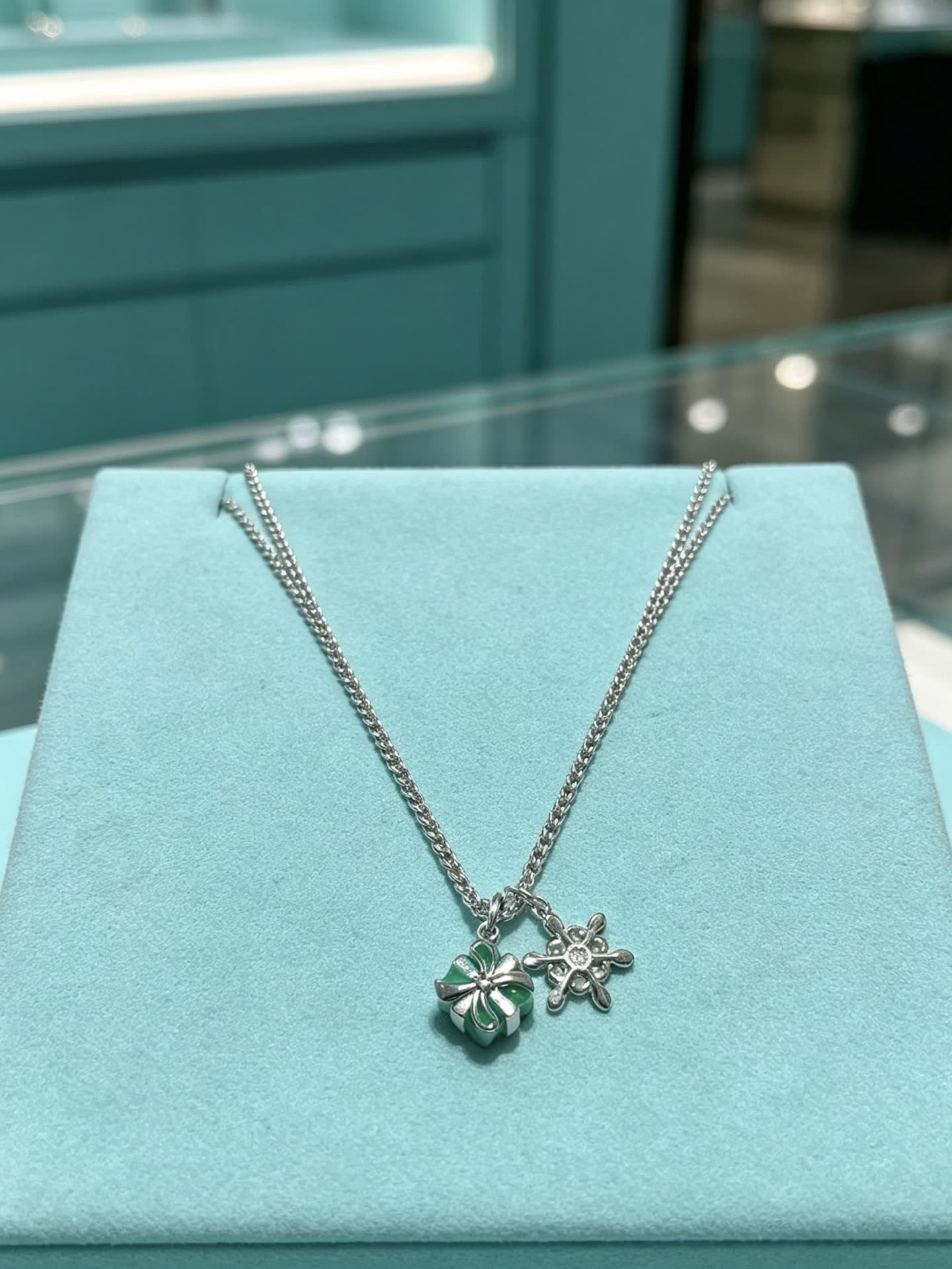 Tiffany & Co. Sterling Silver Gift Box and Flower Necklace Set
